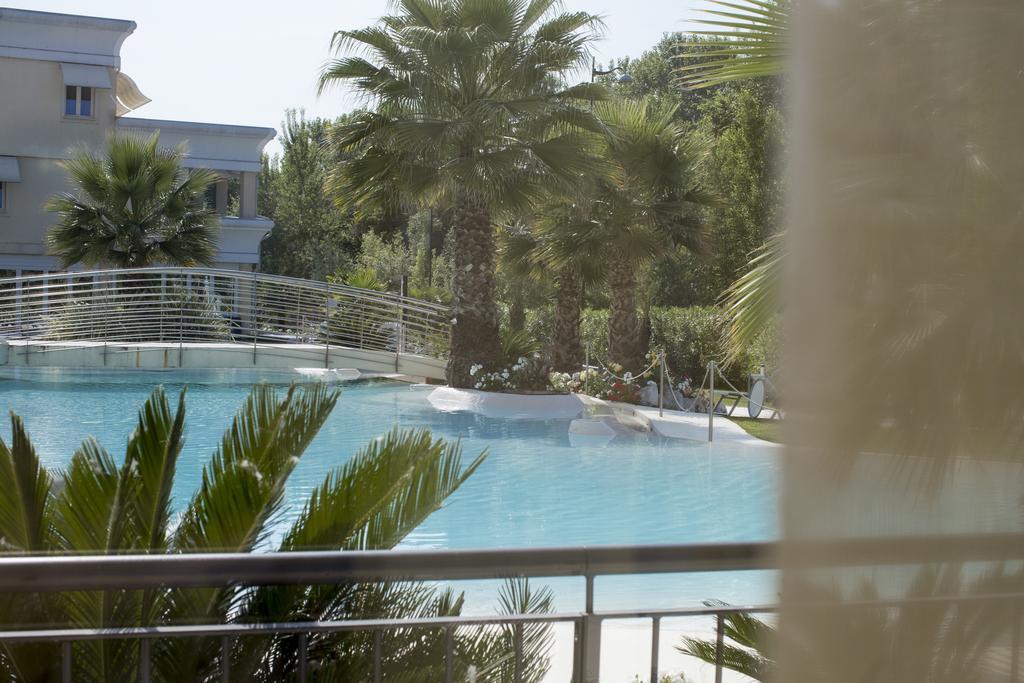 Relais Du Lac Desenzano del Garda Bagian luar foto