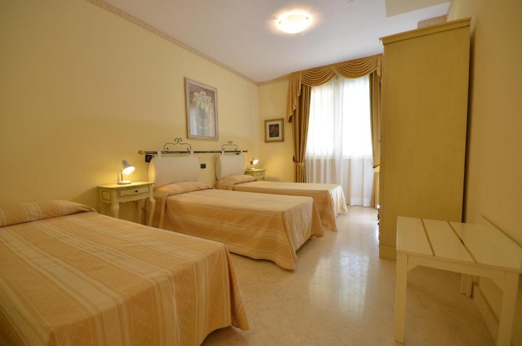 Relais Du Lac Desenzano del Garda Ruang foto