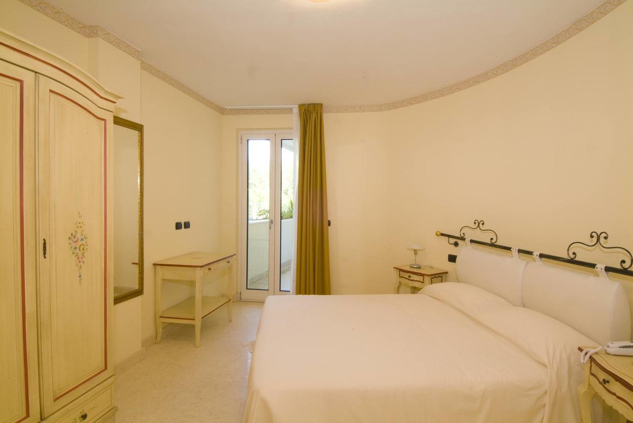 Relais Du Lac Desenzano del Garda Bagian luar foto