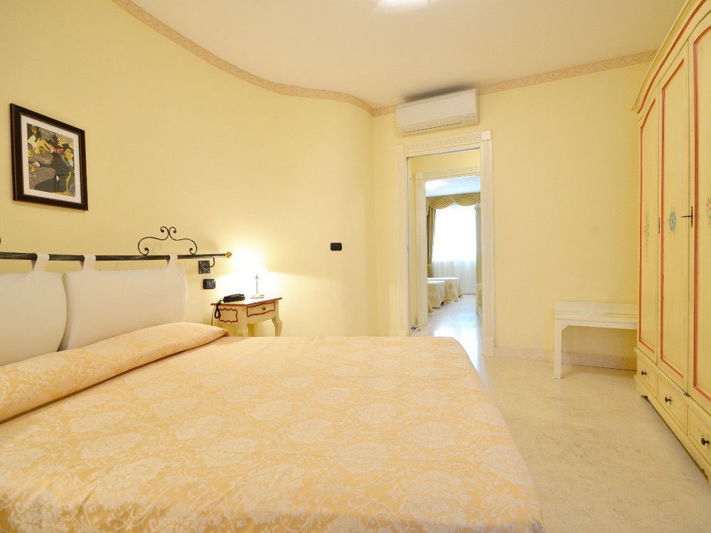 Relais Du Lac Desenzano del Garda Bagian luar foto
