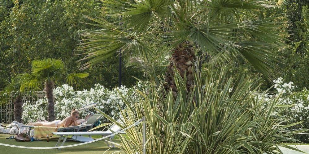 Relais Du Lac Desenzano del Garda Bagian luar foto